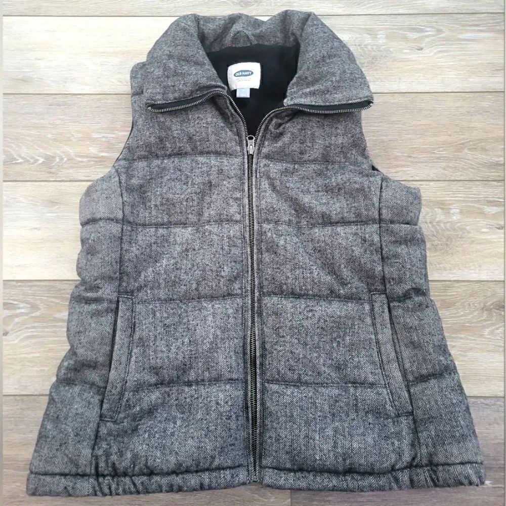 Old Navy gray puffer vest fleece lined warm quilted zip up size med
